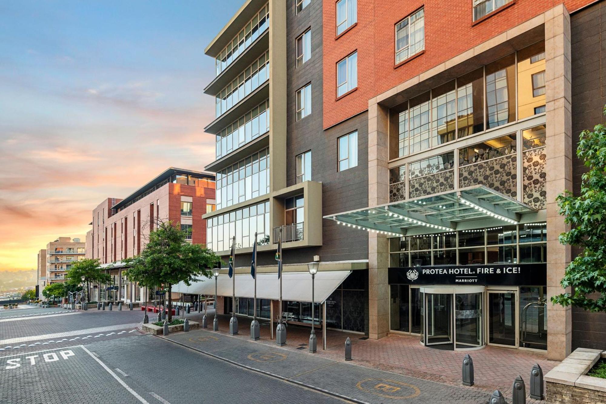 Protea Hotel Fire & Ice! By Marriott Johannesburg Melrose Arch Esterno foto